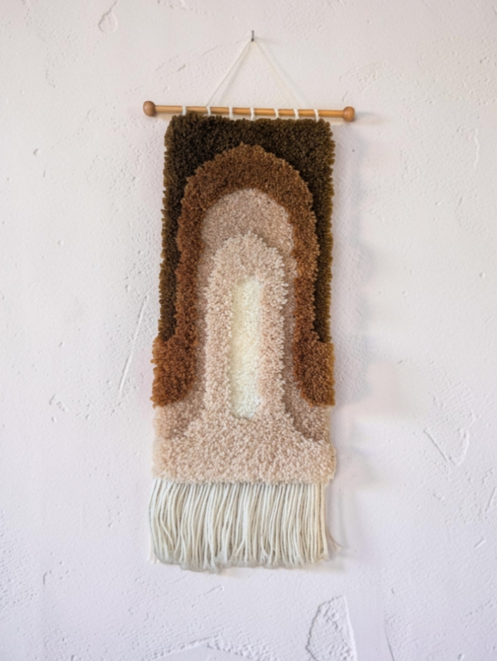 1960s Mid-Century Modern latch hook wall hanging - Neutral Arch